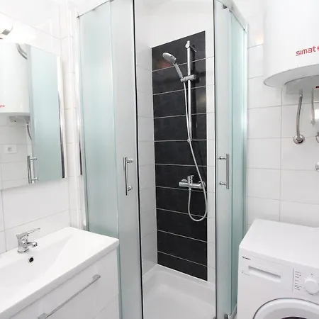 Apartment Mira